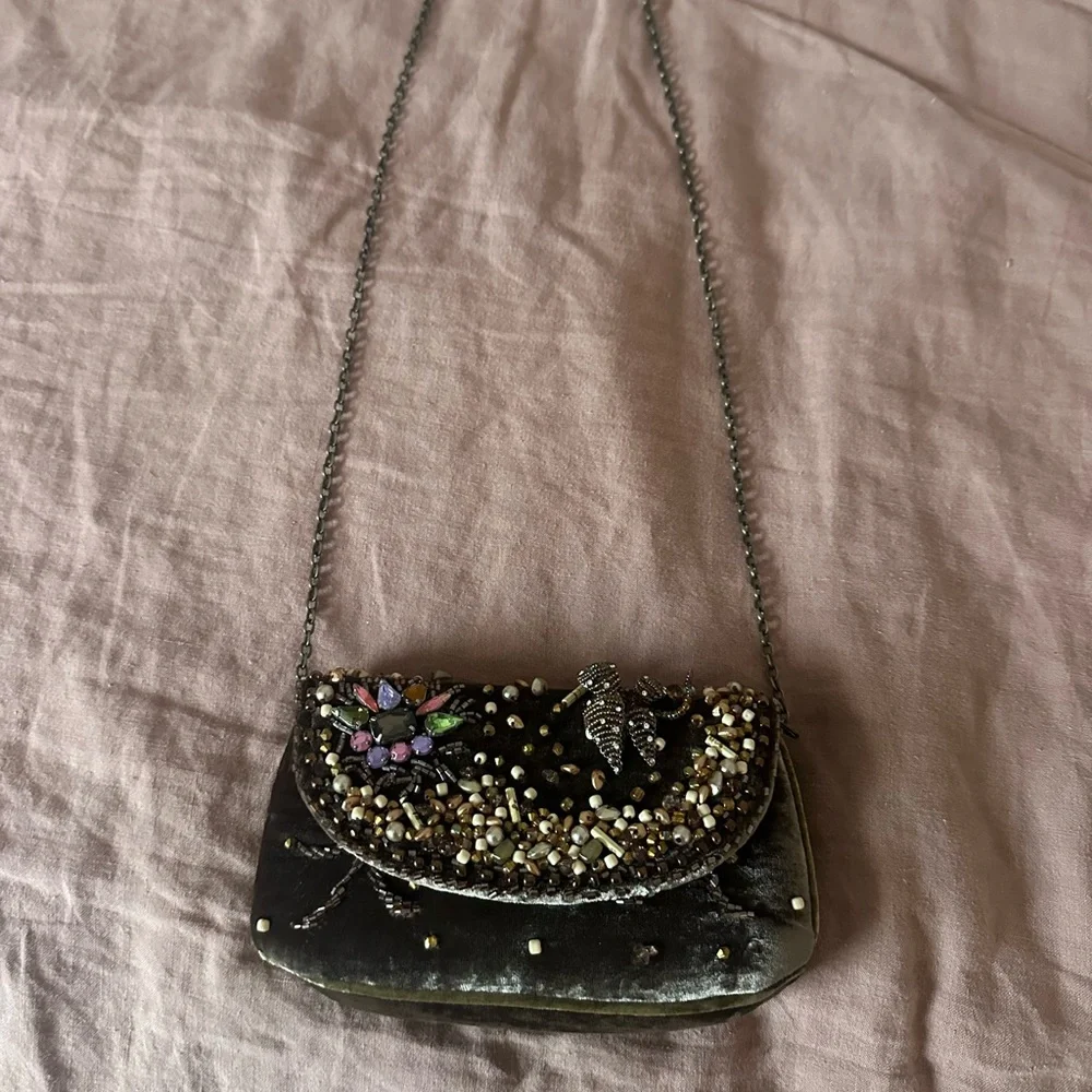 Mary Frances Embellished Velvet & Beaded Crossbody Excellent  Condition - Picture 5 of 6
